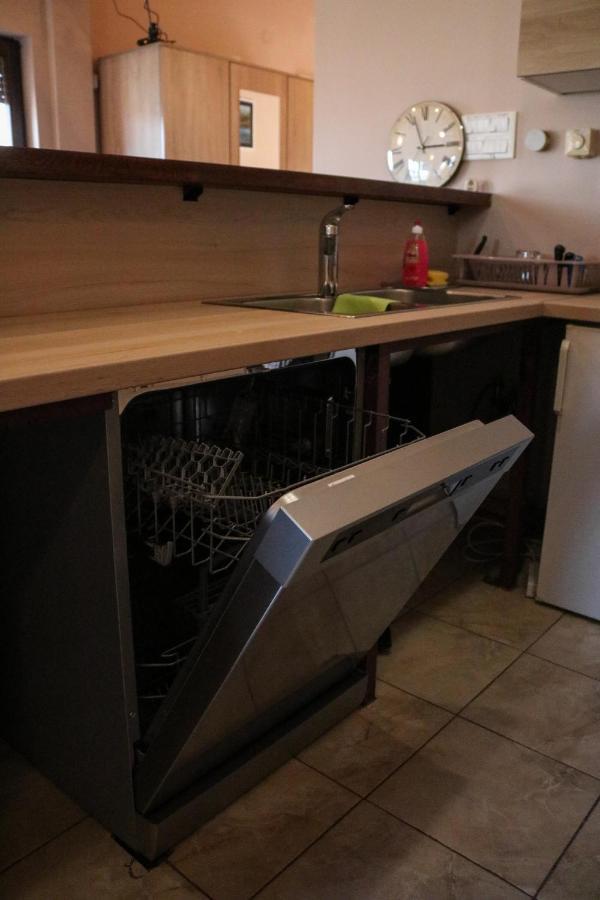 Guest House Studio Apartman Marina - With Jacuzzi, Free Parking, Pet Friendly Karlovac Εξωτερικό φωτογραφία