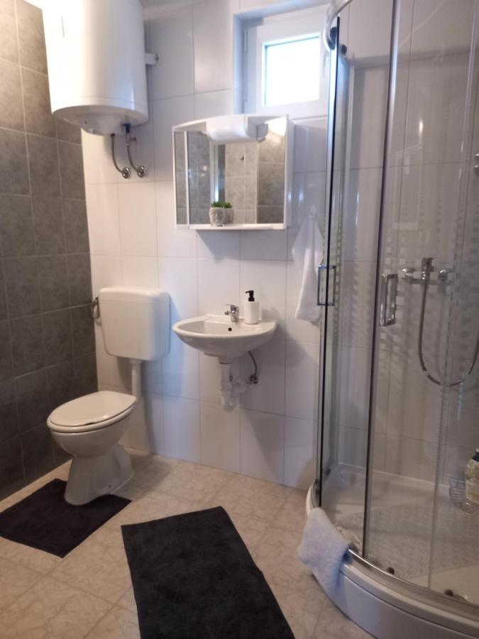 Guest House Studio Apartman Marina - With Jacuzzi, Free Parking, Pet Friendly Karlovac Εξωτερικό φωτογραφία