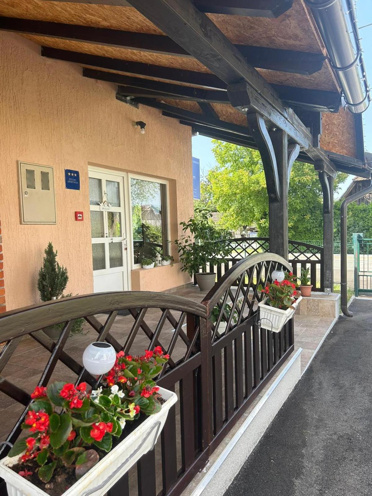 Guest House Studio Apartman Marina - With Jacuzzi, Free Parking, Pet Friendly Karlovac Εξωτερικό φωτογραφία