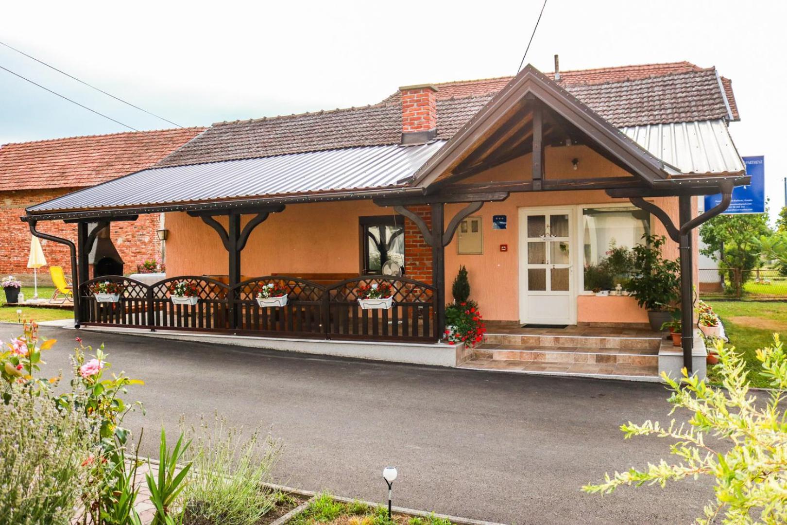 Guest House Studio Apartman Marina - With Jacuzzi, Free Parking, Pet Friendly Karlovac Εξωτερικό φωτογραφία