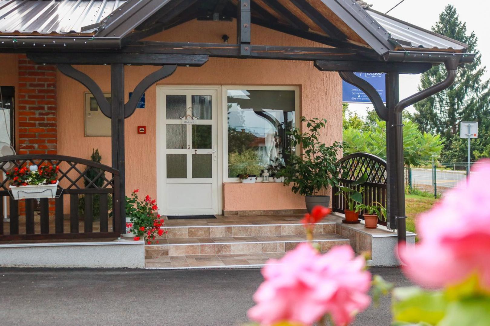 Guest House Studio Apartman Marina - With Jacuzzi, Free Parking, Pet Friendly Karlovac Εξωτερικό φωτογραφία